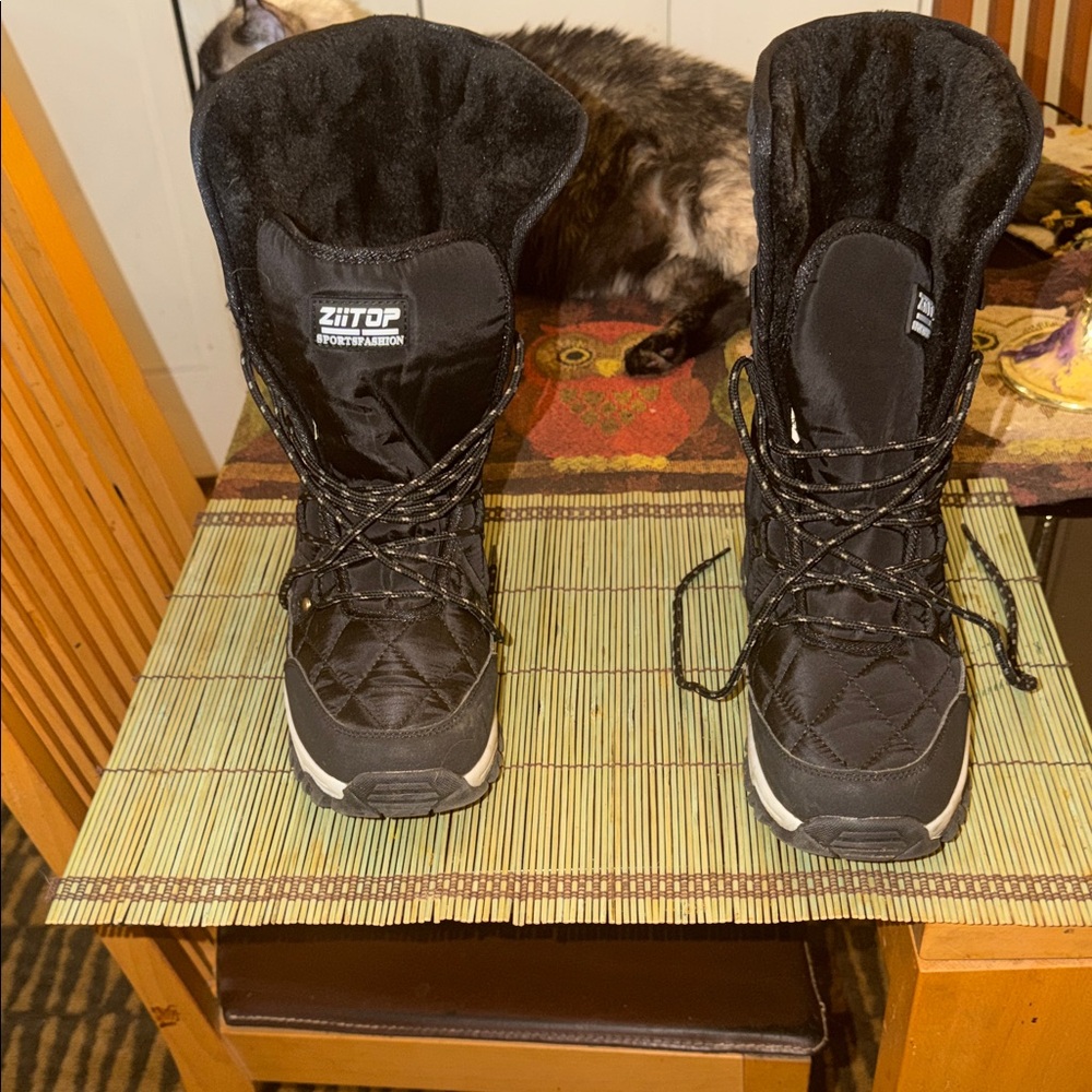 Women's Black Winter Lace-Up Boots